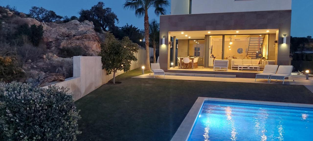 2260-Luxury Villa With Private Pool And Seaview Манилва Екстериор снимка